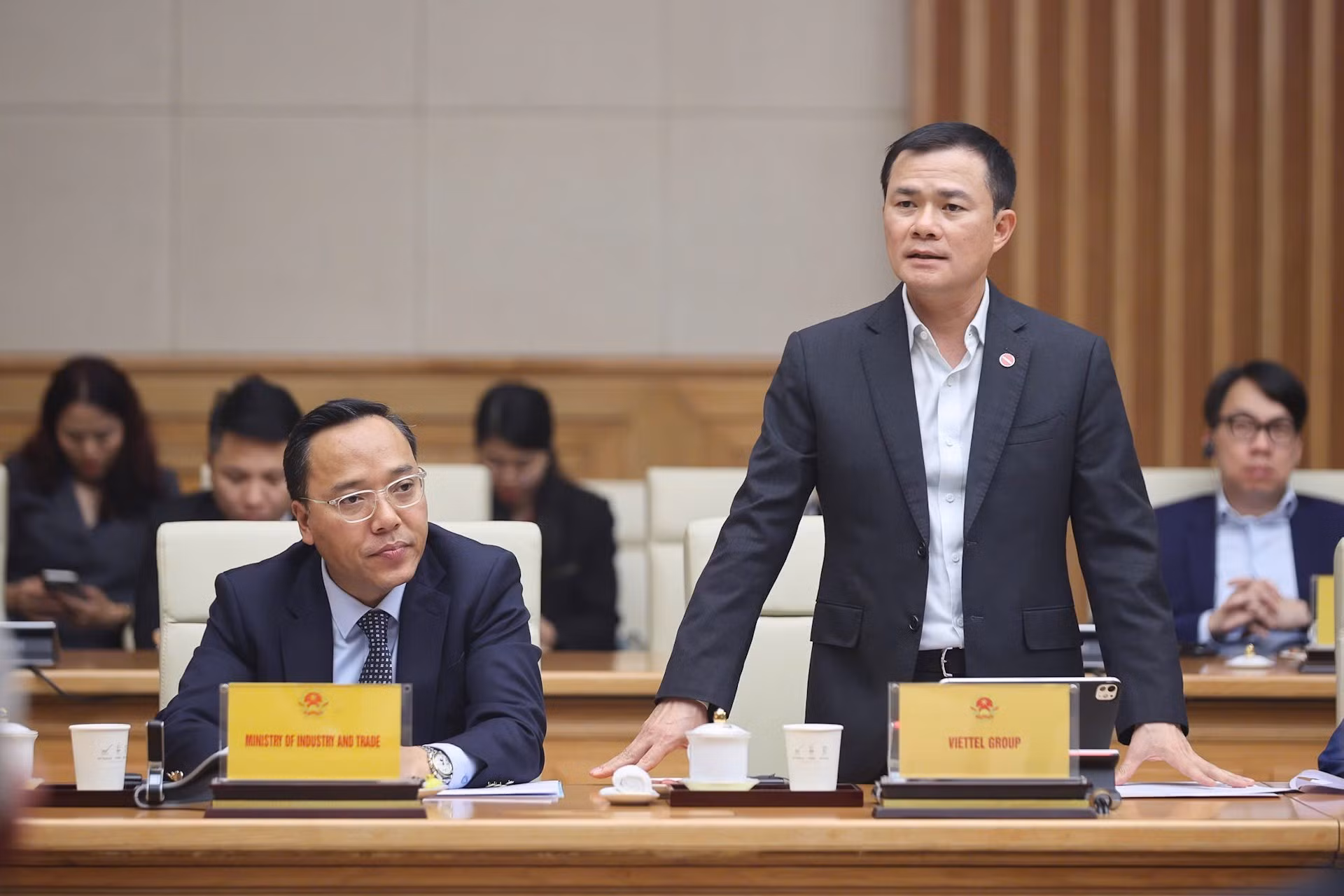 Tao Duc Thang, presidente y director general de la Corporación Militar de Telecomunicaciones de Vietnam (Viettel), en su intervención.