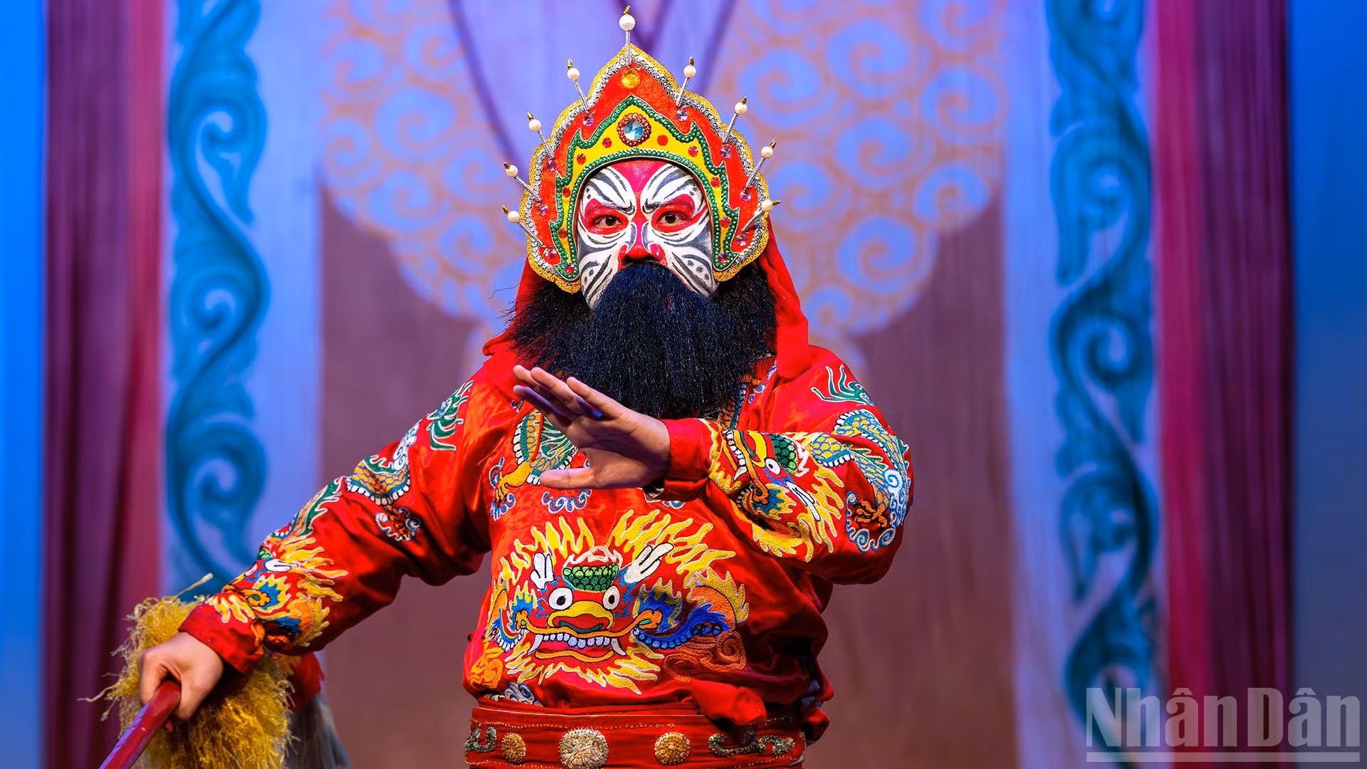 El “tuong” (ópera clásica tradicional) de Binh Dinh, una tierra rica en artes marciales y espíritu de gallardía, es completamente distinto al “tuong” que se disfrutaba en la antigua corte real de Hue, en el Norte o en la sureña Ciudad Ho Chi Minh.