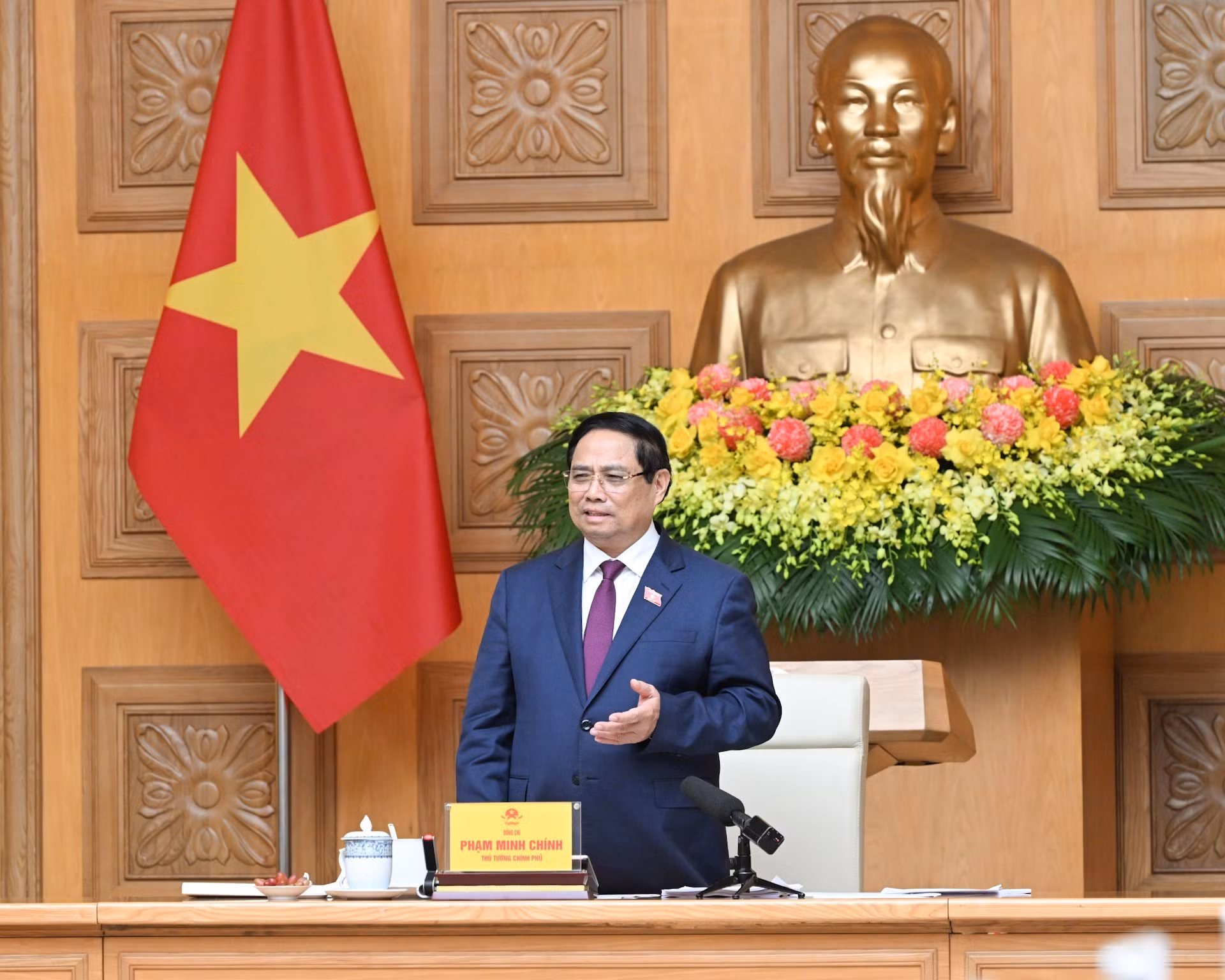 El primer ministro de Vietnam y presidente del Consejo Central de Emulación y Recompensa, Pham Minh Chinh, interviene en la 14ª reunión de ese organismo.