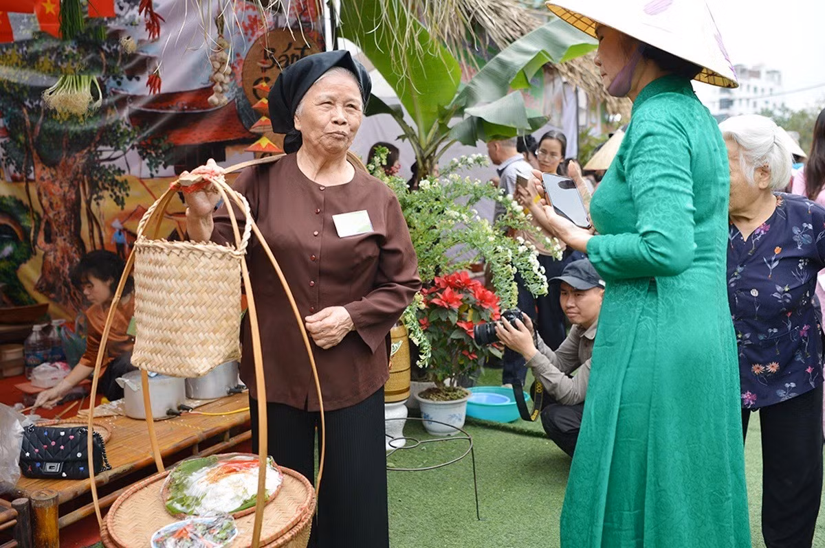 190326banhcuon12.jpg