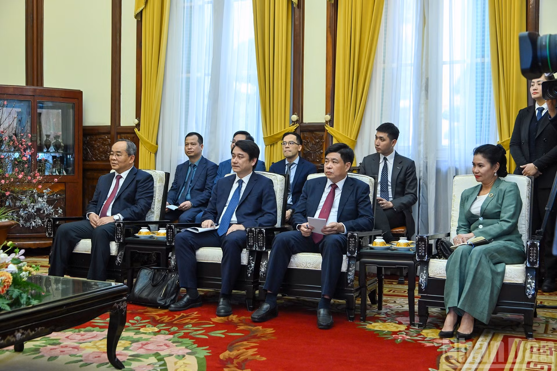 Representantes de Vietnam en la cita.