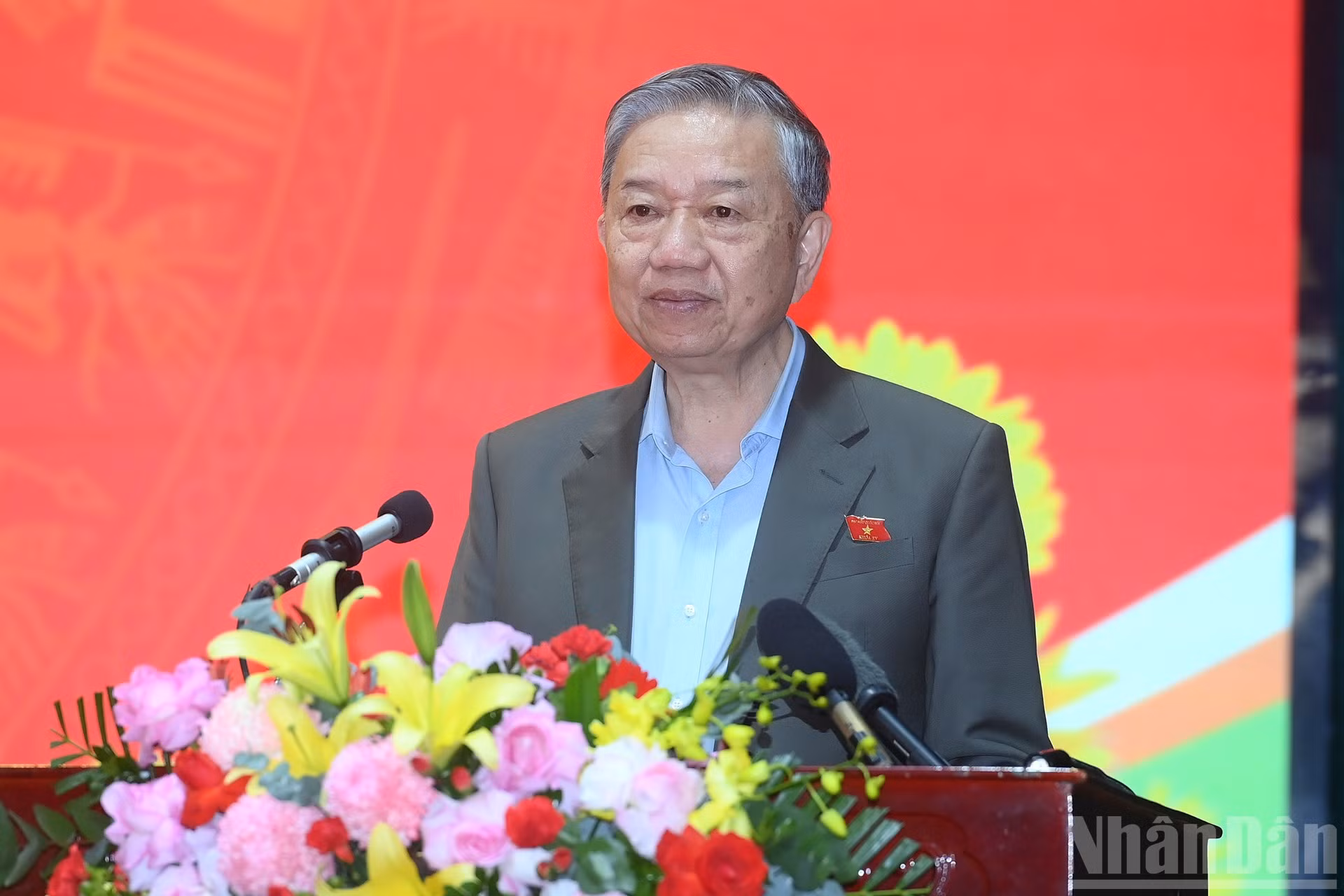 El secretario general del Partido Comunista de Vietnam, To Lam, interviene en la cita.