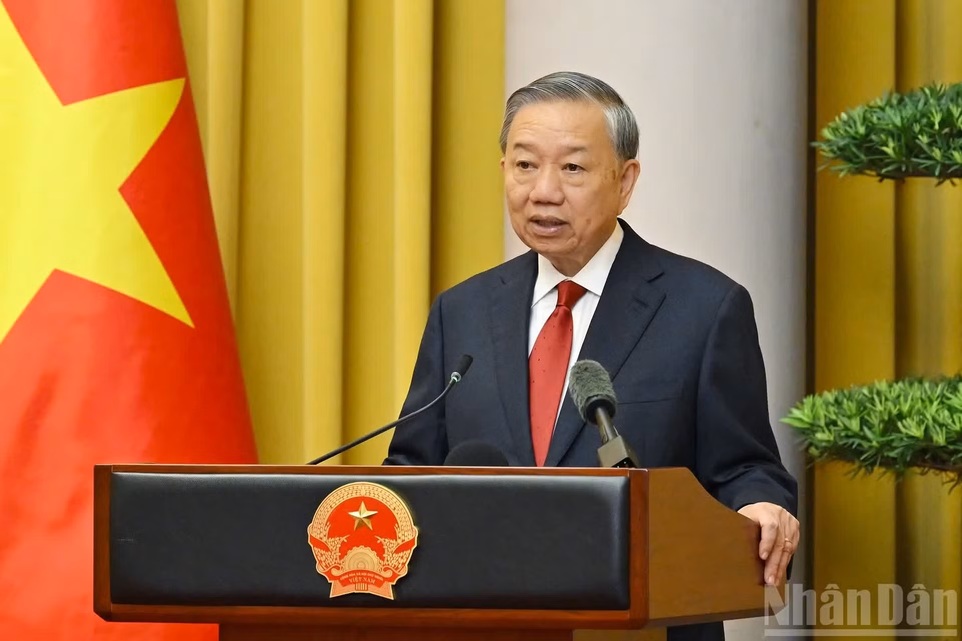 El máximo dirigente vietnamita toma la palabra.