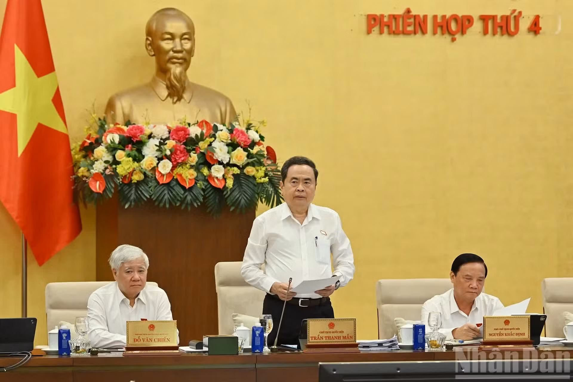 El presidente de la Asamblea Nacional de Vietnam, Tran Thanh Man, da las palabras inaugurales.