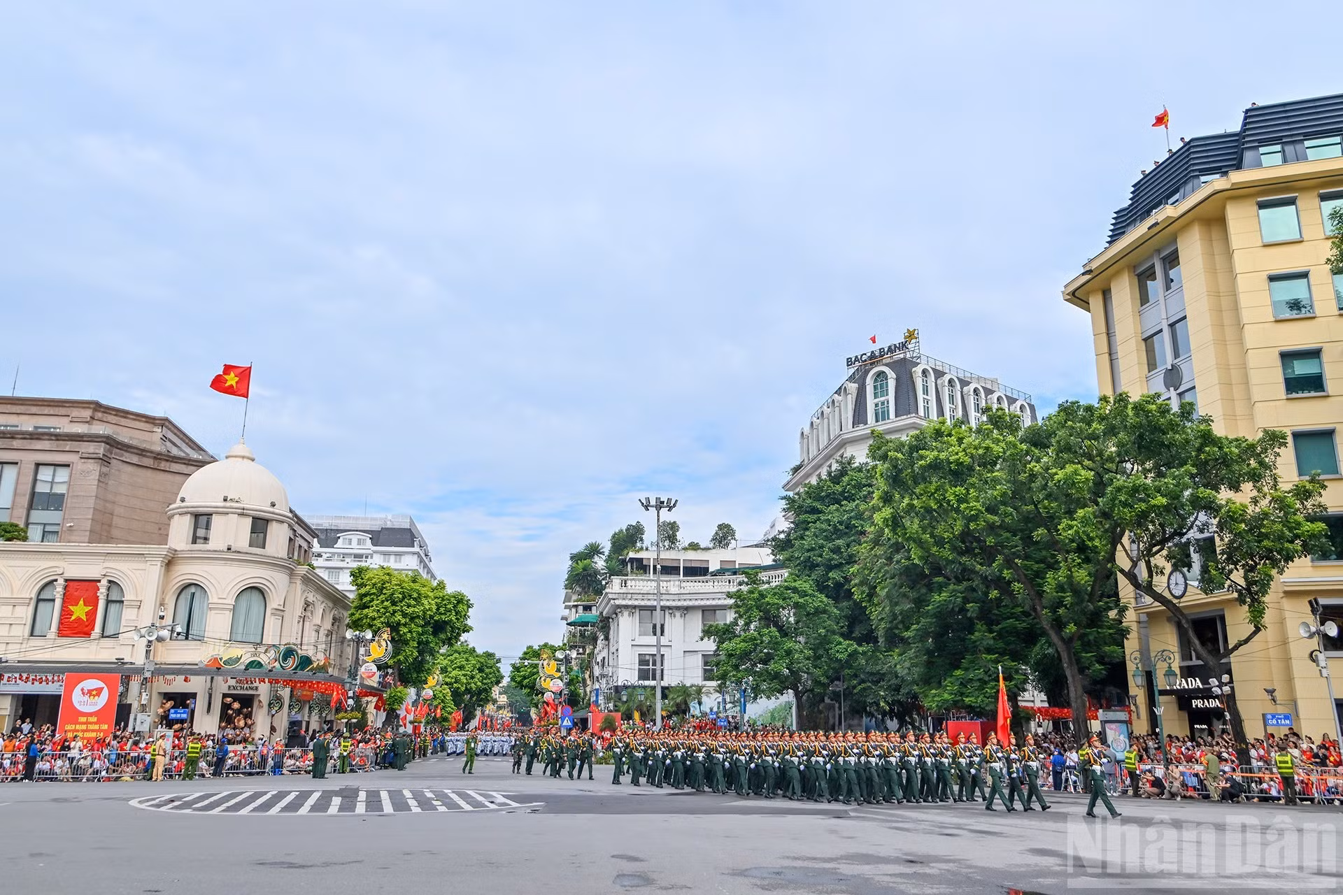 En la ruta de Trang Tien-Gran Teatro de la Ópera de Hanói.