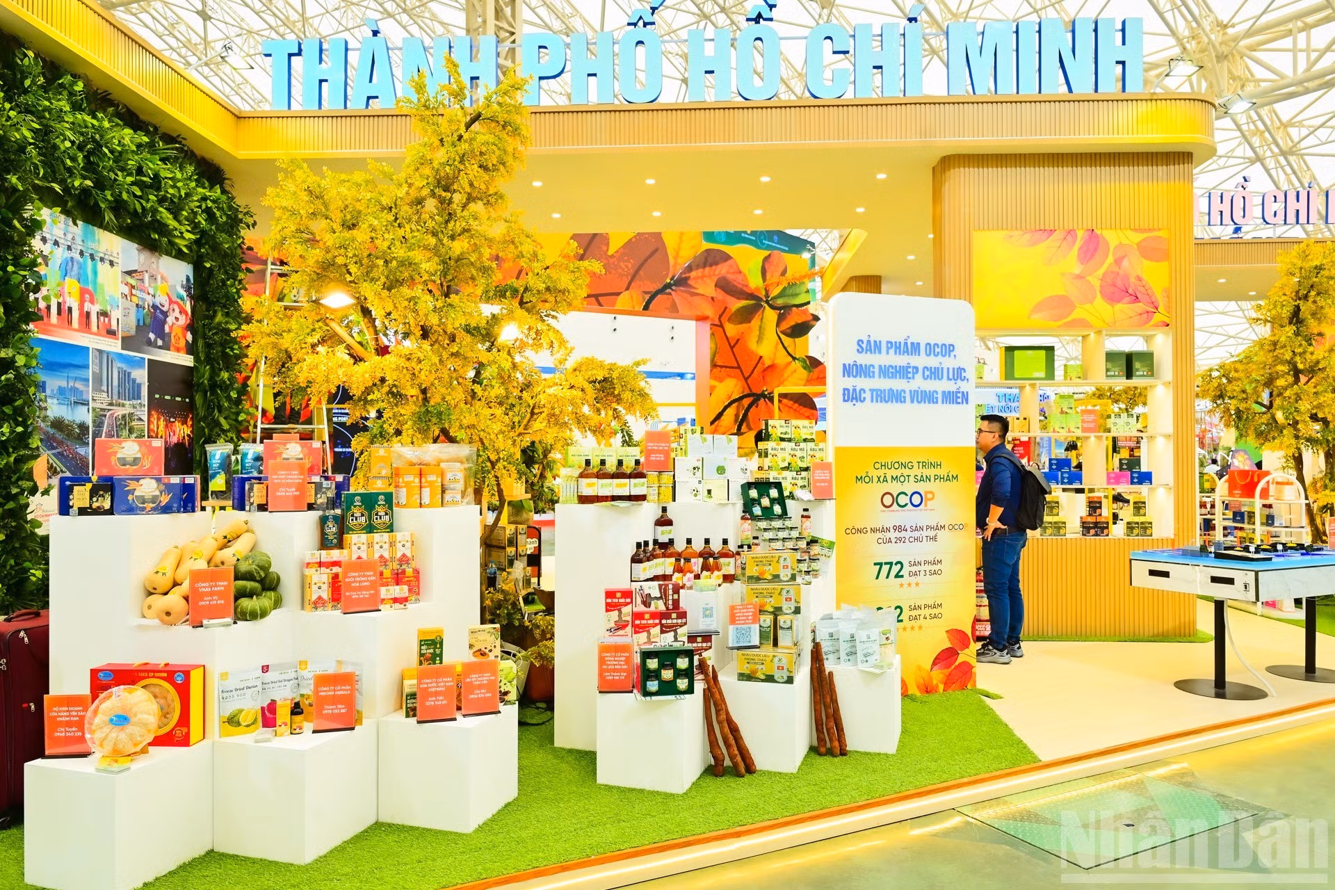 Ciudad Ho Chi Minh, la mayor metrópoli del país, y sus productos.