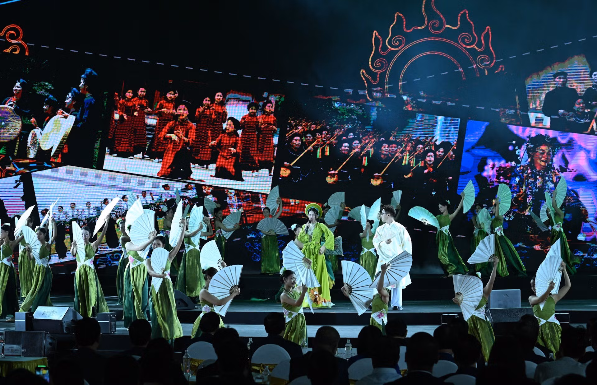 Una actuación artística en la ceremonia.