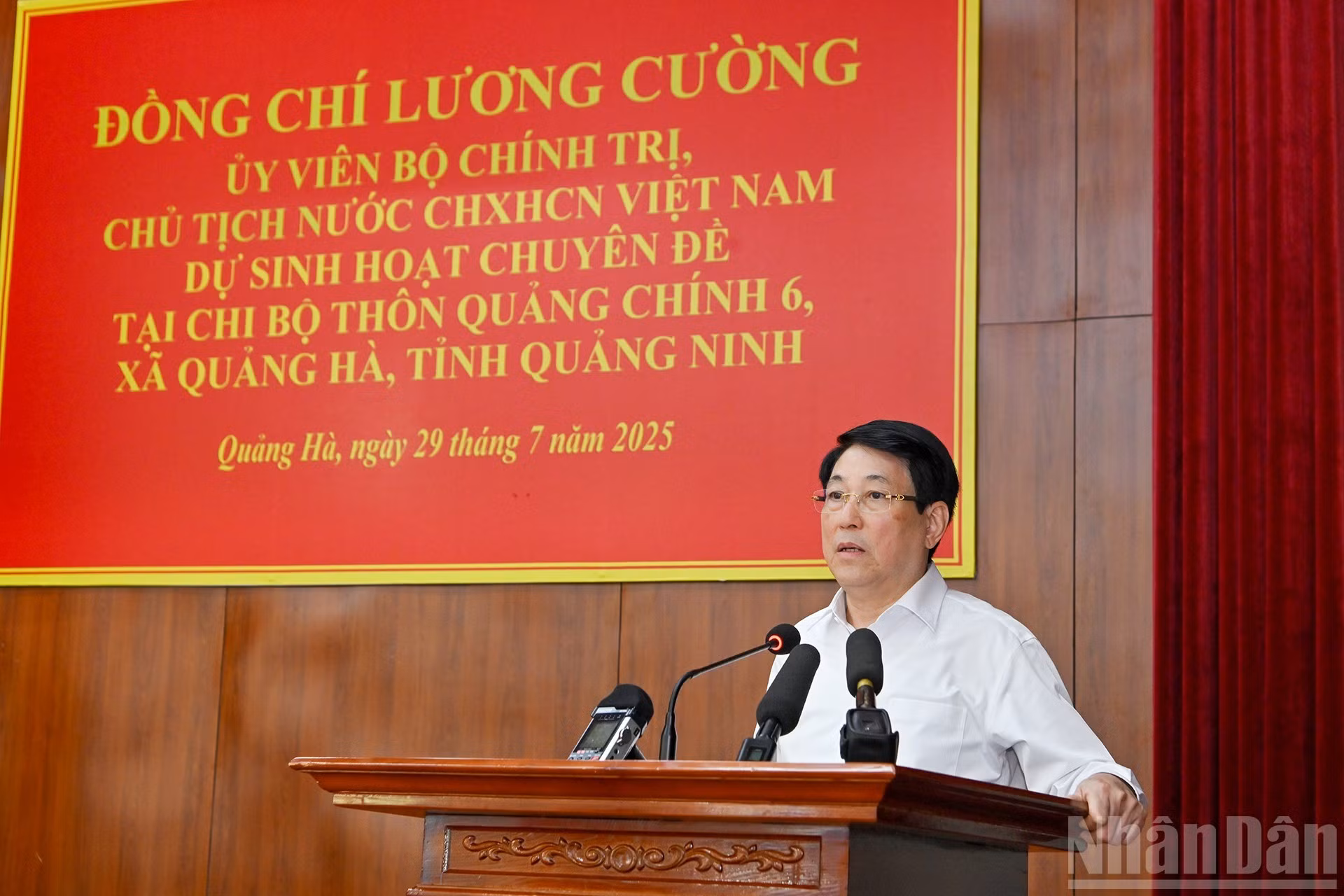 El presidente Luong Cuong da palabras.