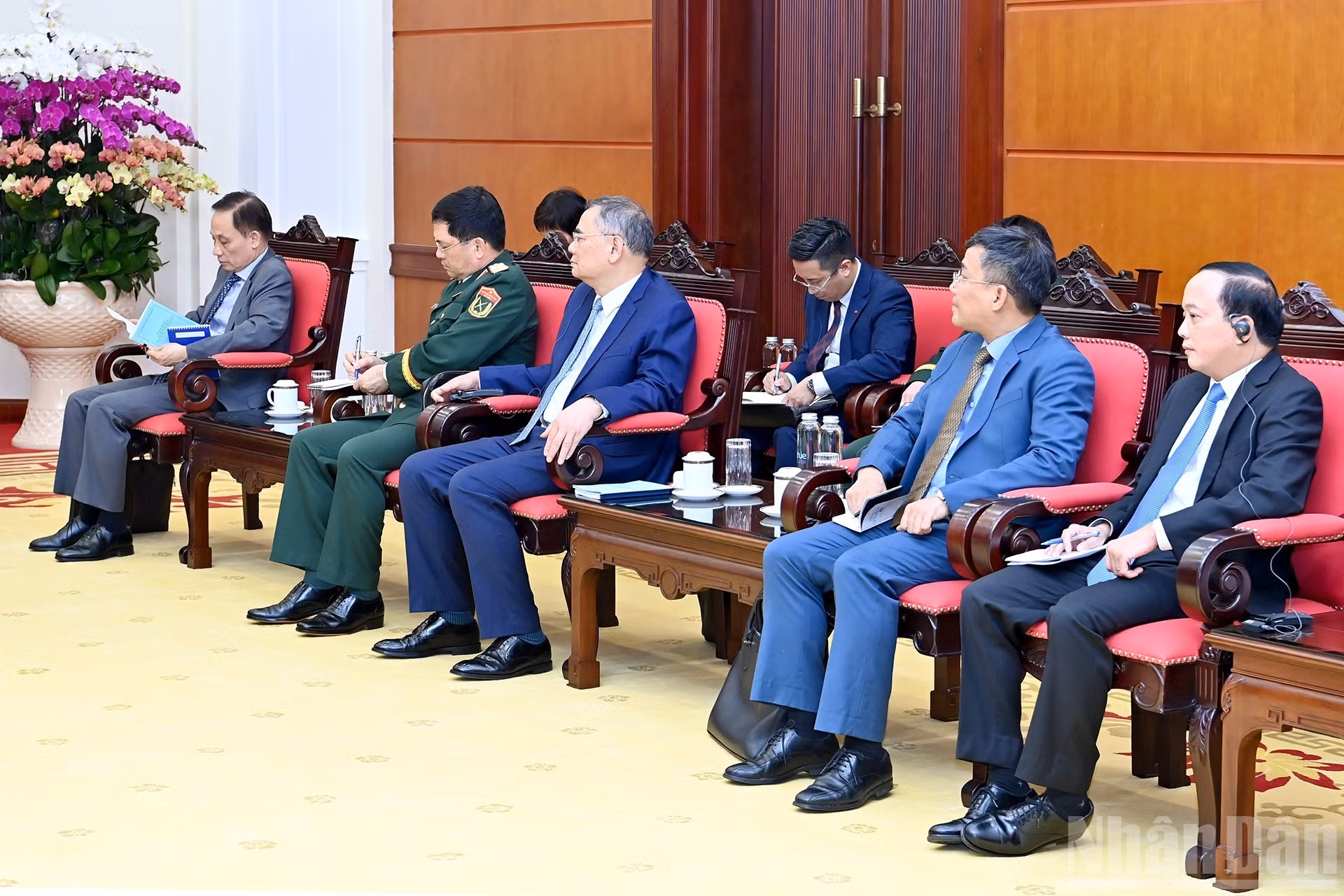 Delegados de Vietnam en la reunión.