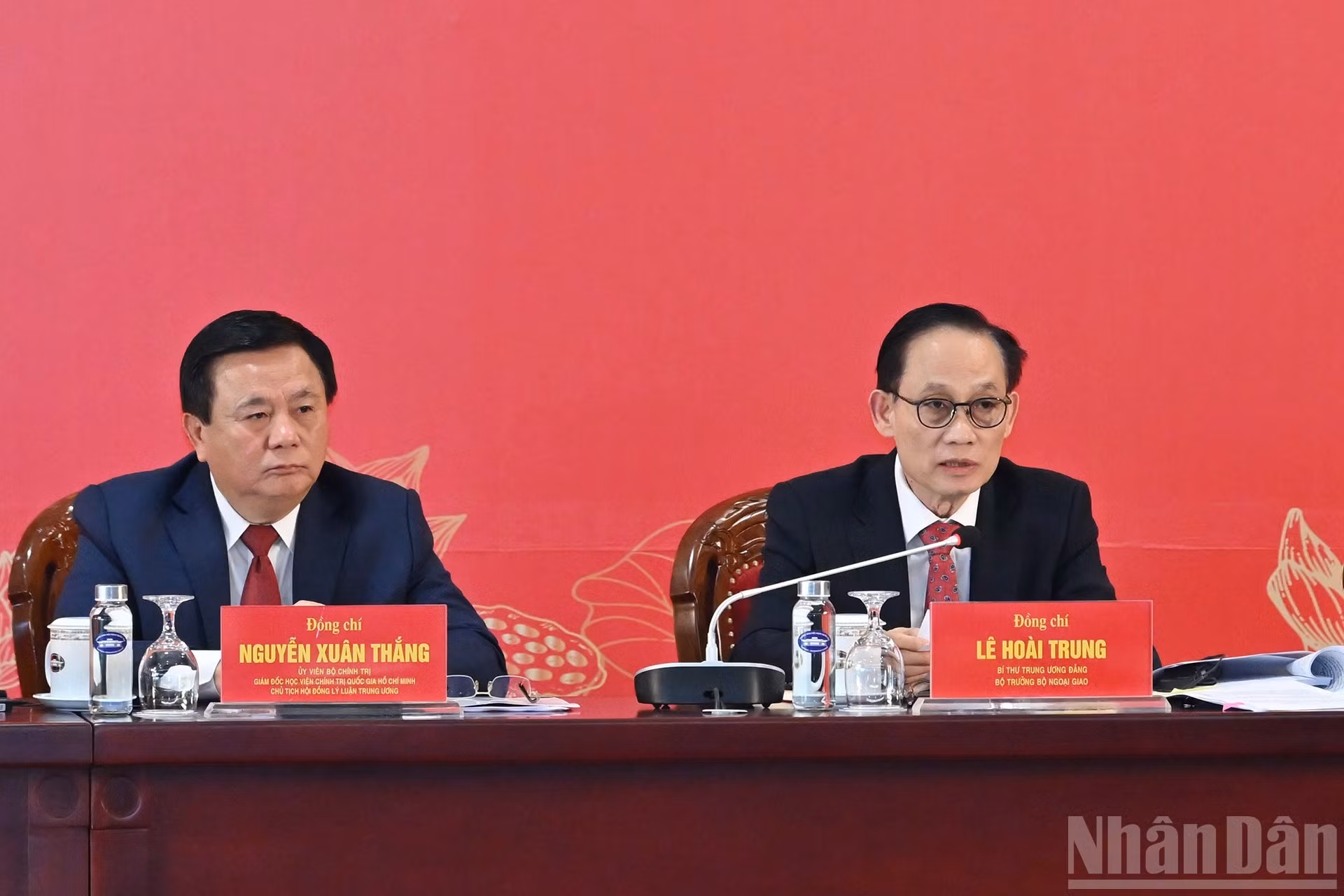 El ministro de Relaciones Exteriores, Le Hoai Trung, tiene la palabra.