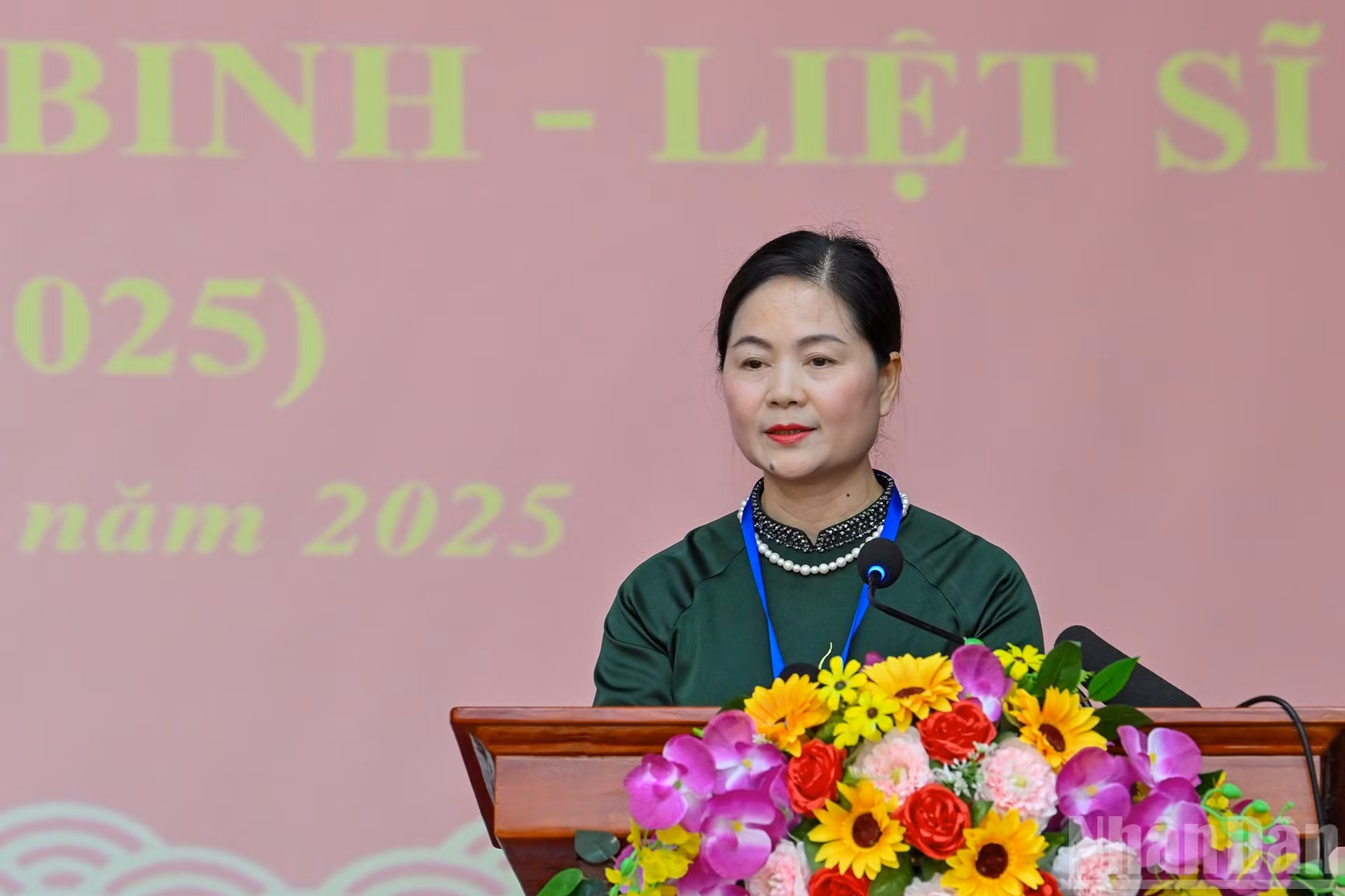 La directora del establecimiento, Ma Thi Bich Nhan, presenta un informe.