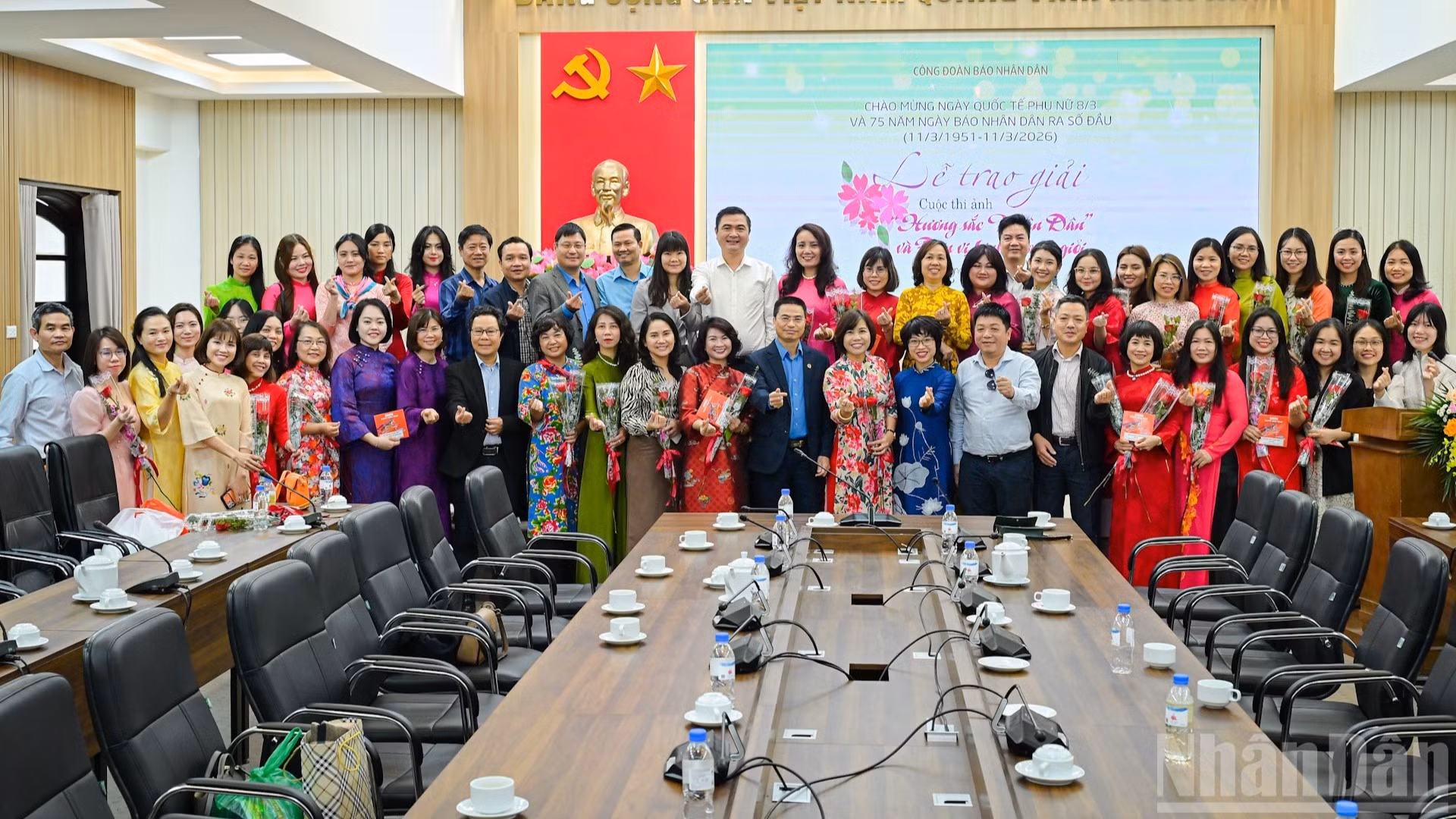 [Foto] Nhan Dan celebra con feria primaveral aniversarios de primera publicación y Día Internacional de la Mujer