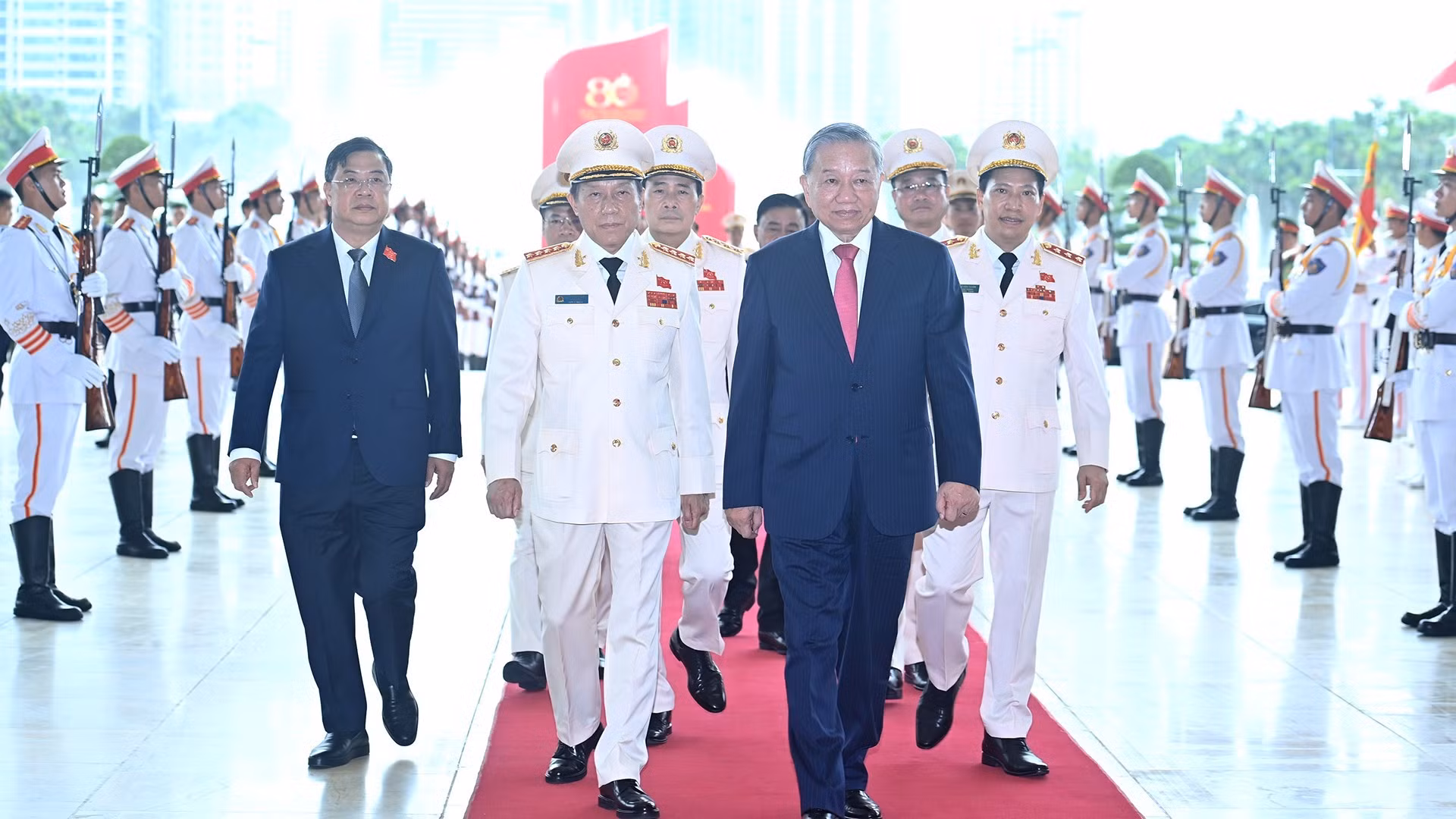 [Foto] Líder del PCV asiste a conmemoración del 80 aniversario de la Seguridad Pública Popular de Vietnam