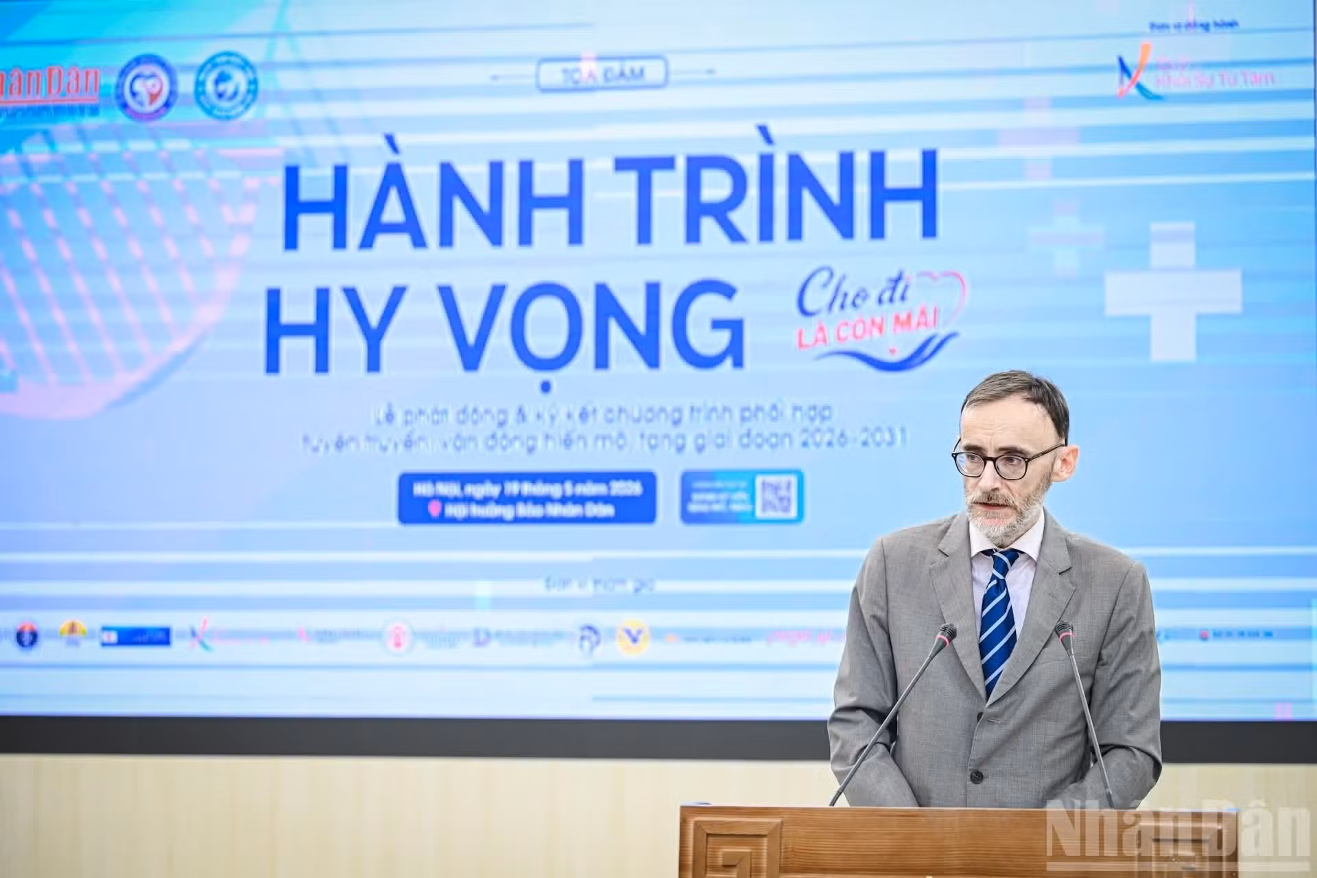 En su intervención, el encargado de negocios de la Embajada de España en Vietnam, Pablo Desportes Bielsa, pone de relieve la importancia de la cooperación multilateral en materia de salud comunitaria.