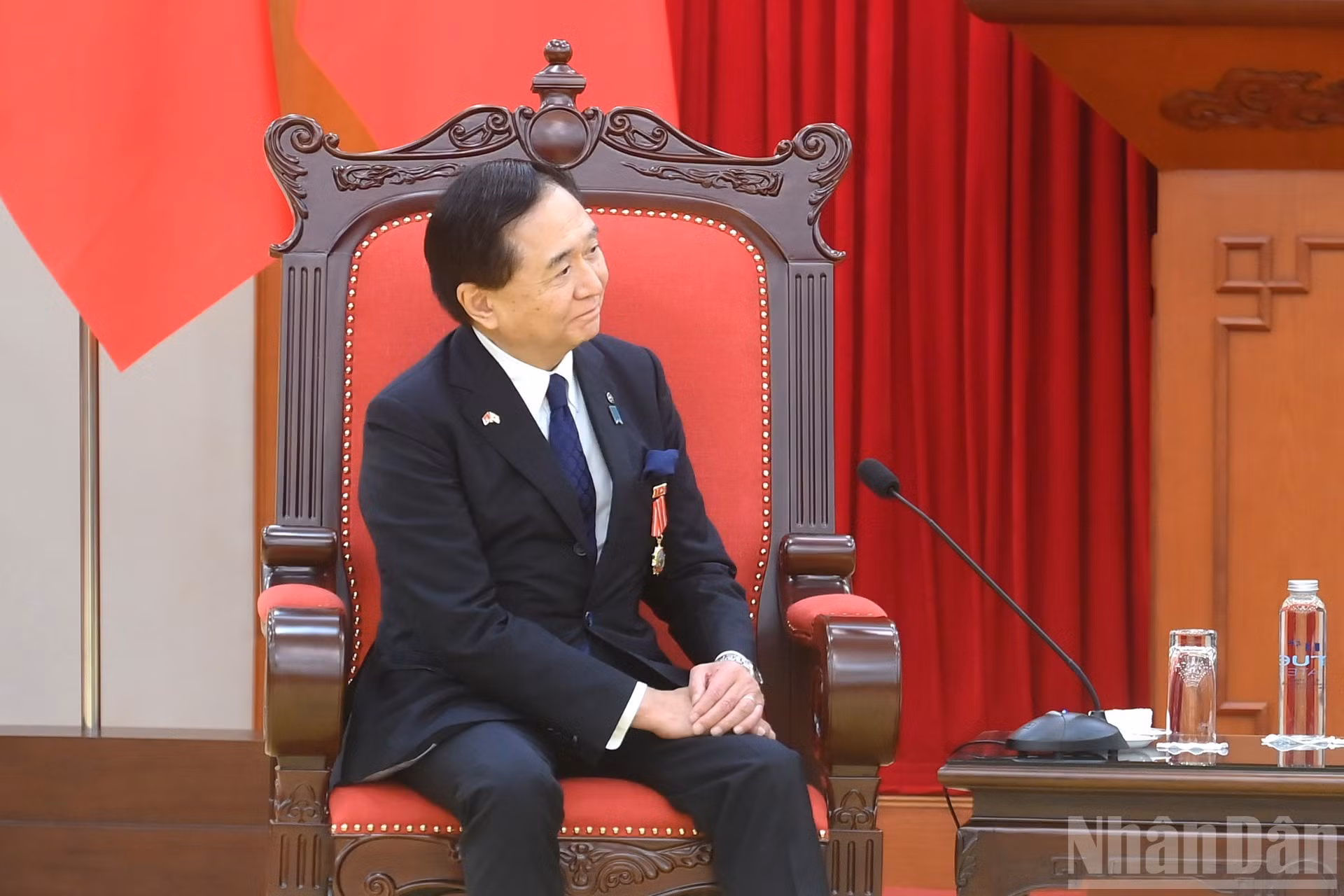 El gobernador de la prefectura japonesa de Kanagawa, Kuroiwa Yuji.