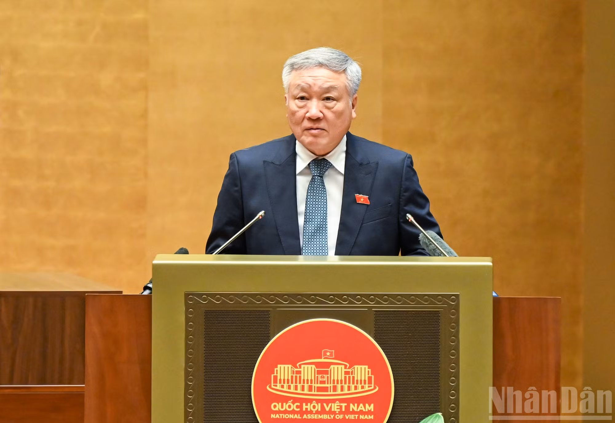 El viceprimer ministro permanente, Nguyen Hoa Binh, lee la directiva del Primer Ministro sobre la realización de esos comicios.