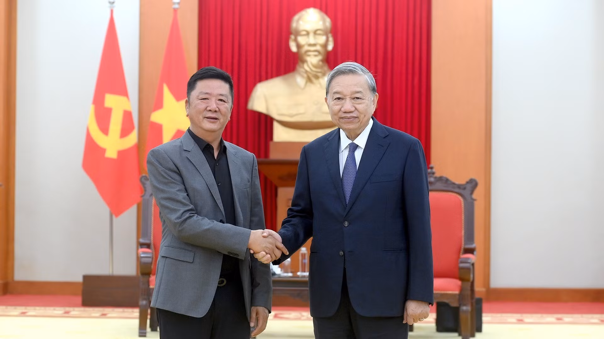 [Foto] Dirigente vietnamita recibe a vicepresidente del grupo chino Luxshare-ICT