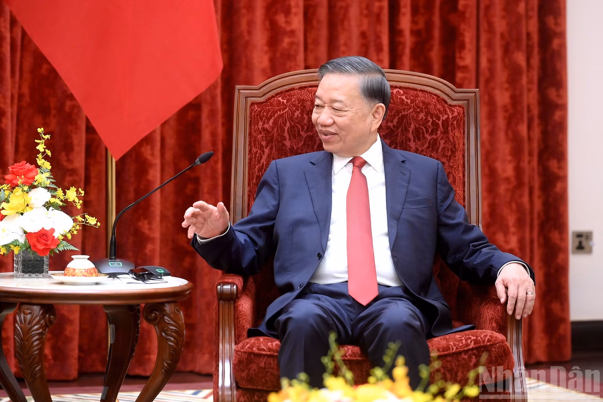 El secretario general del Partido Comunista y presidente de Vietnam, To Lam, da palabras.