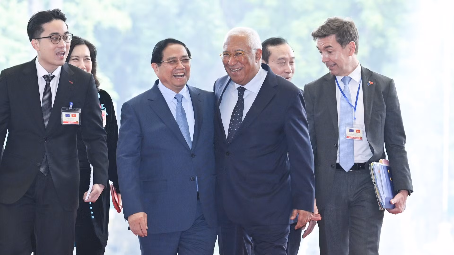 El primer ministro de Vietnam, Pham Minh Chinh, y el presidente del Consejo Europeo, António Costa.