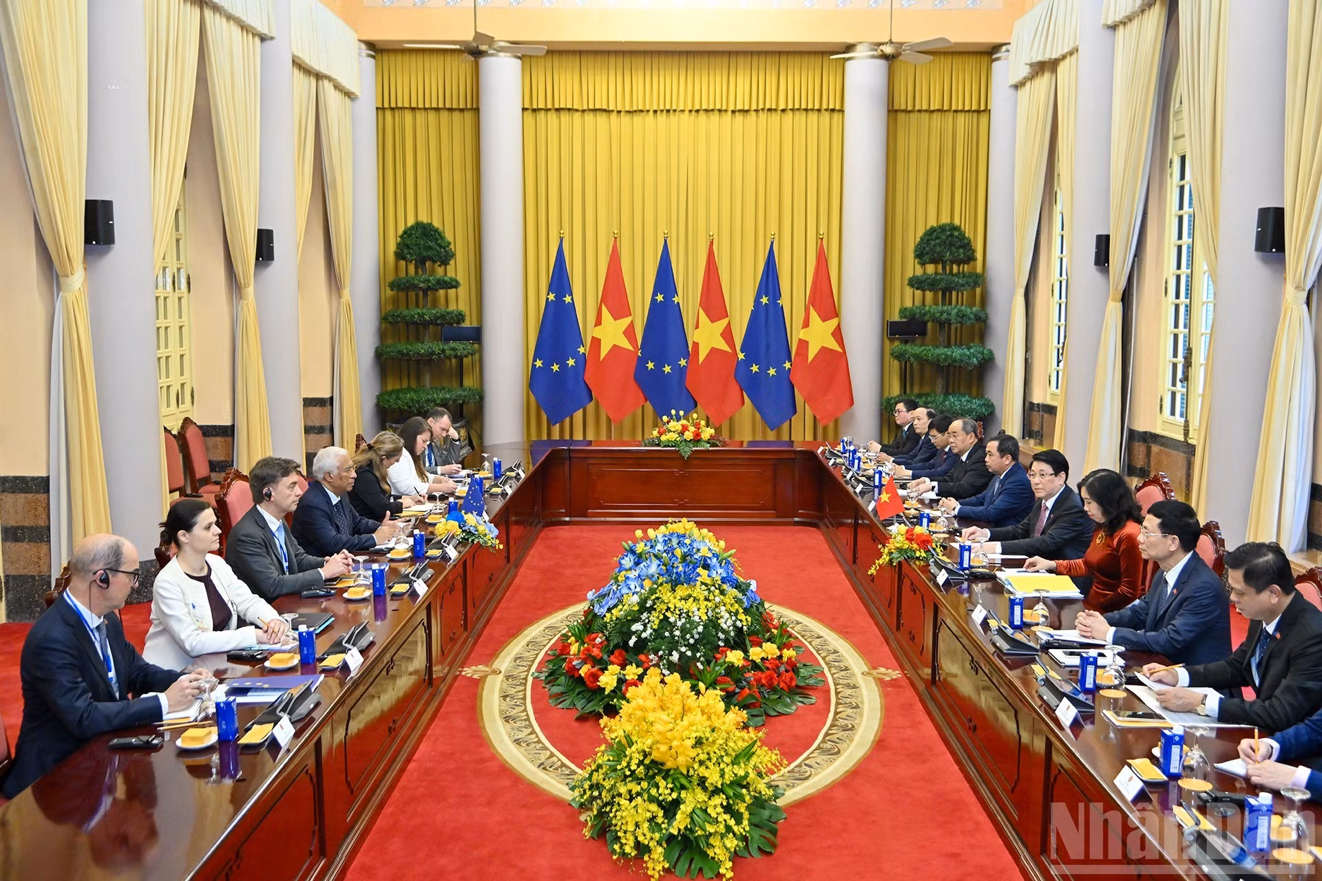 Escena de la reunión.