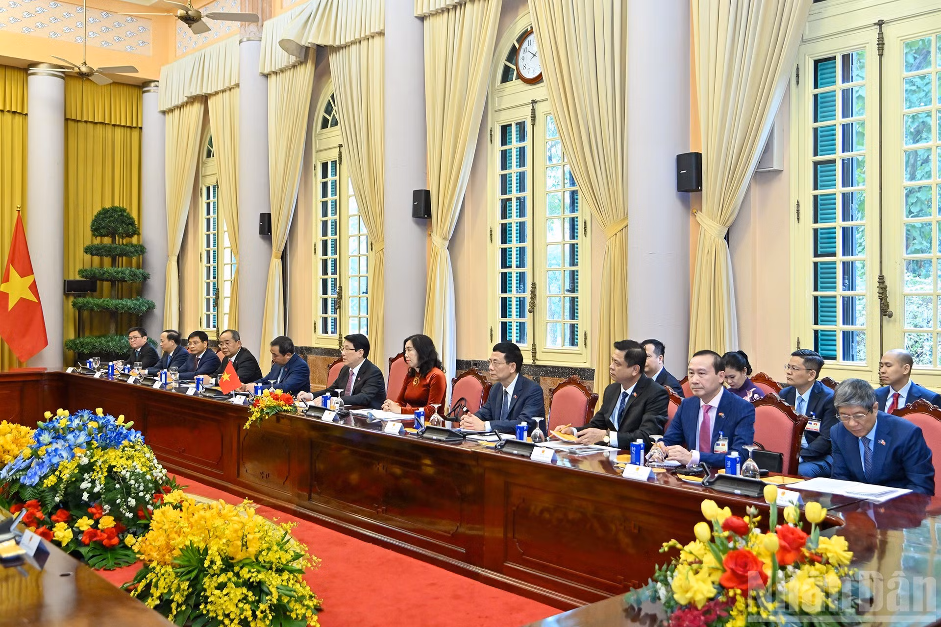 El presidente Luong Cuong y delegados de Vietnam.