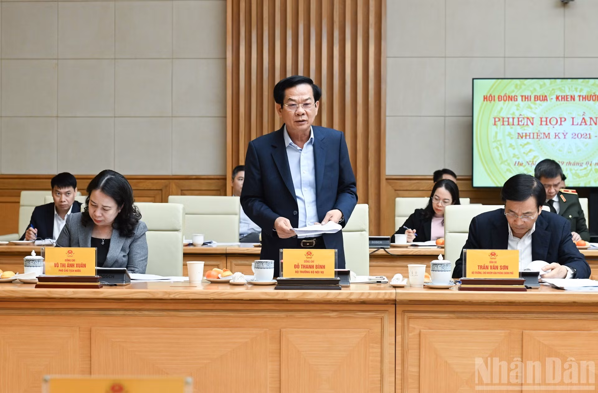 El ministro del Interior, Do Thanh Binh, aporta opiniones.