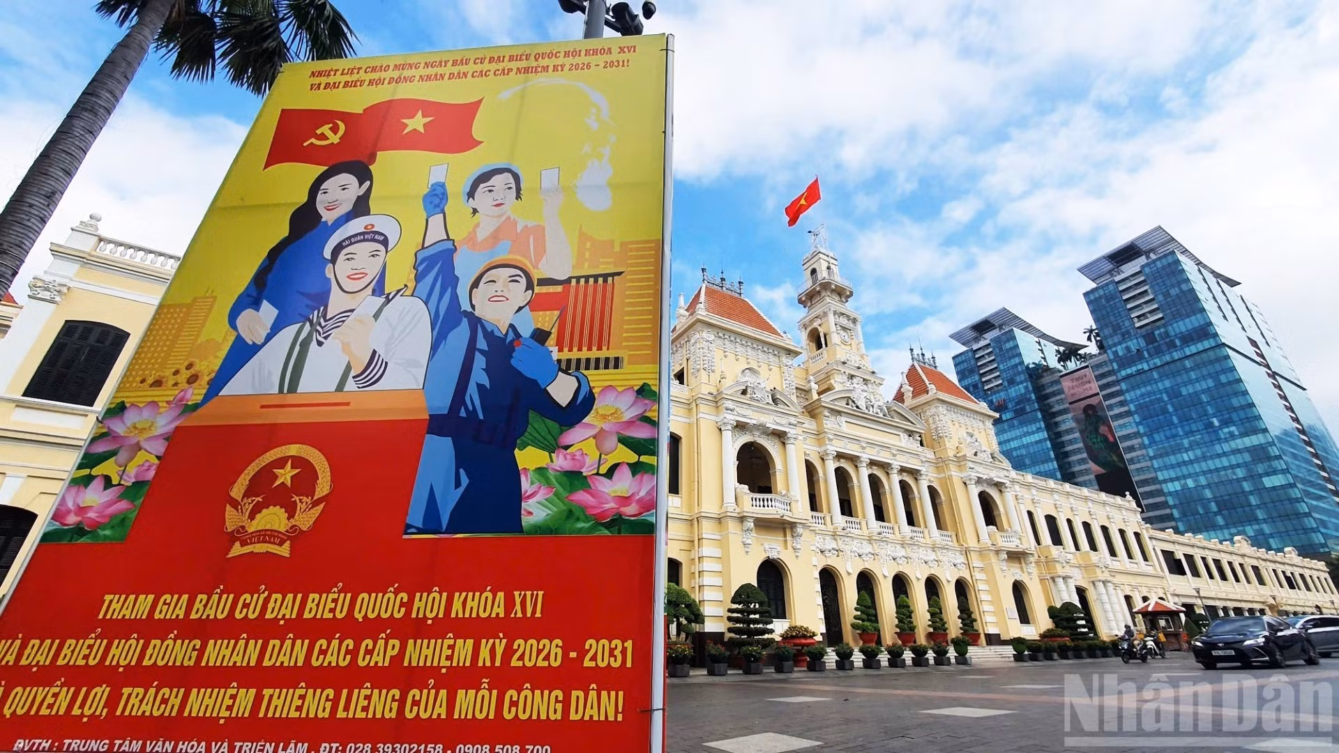 La enseña nacional, pancartas y eslóganes engalanan Ciudad Ho Chi Minh en vísperas de las elecciones generales para el lapso 2026-2031.