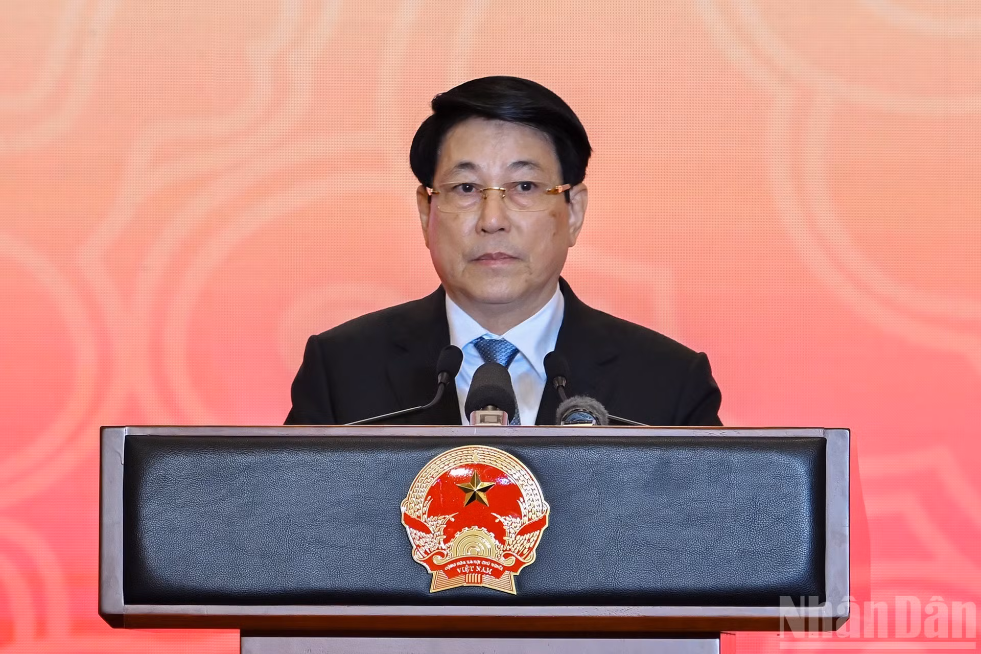 El presidente de Vietnam, Luong Cuong, toma la palabra.