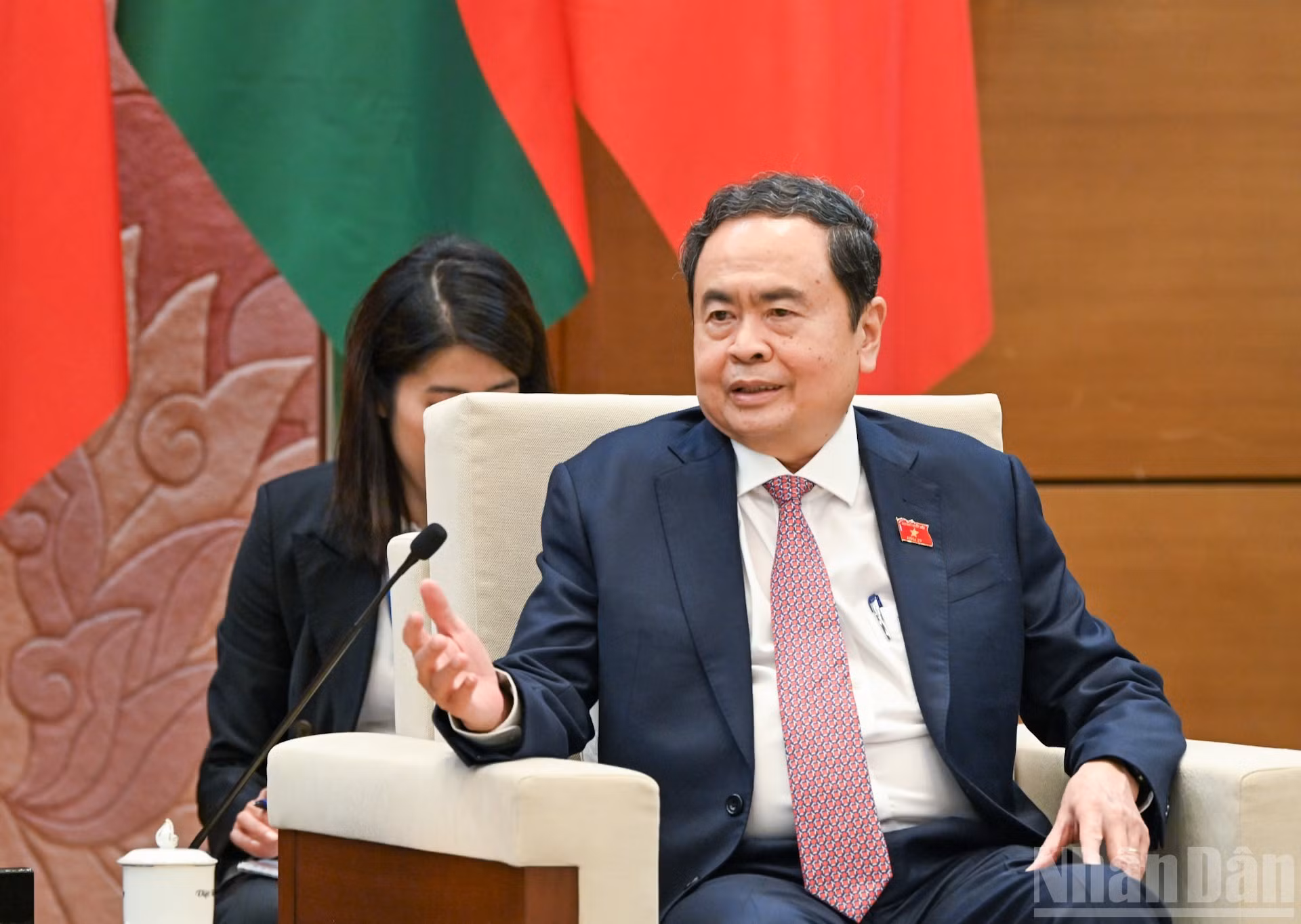 El presidente de la Asamblea Nacional de Vietnam, Tran Thanh Man, tiene la palabra.