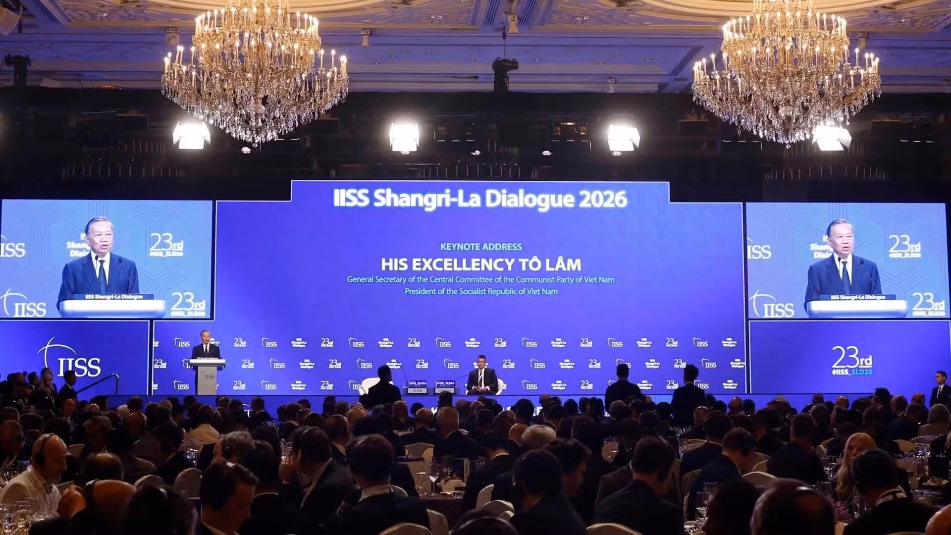 El secretario general del Partido Comunista y presidente de Vietnam, To Lam, pronuncia el discurso principal del 23º Diálogo de Shangri-La.