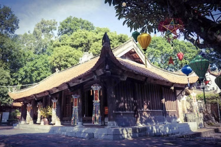 La pagoda de Vinh Nghiem (Bac Ninh), una antigua pagoda construida durante la dinastía Ly, fue posteriormente restaurada y desarrollada por el rey-monje Tran Nhan Tong en el siglo XIII como un centro clave del budismo zen de Truc Lam.