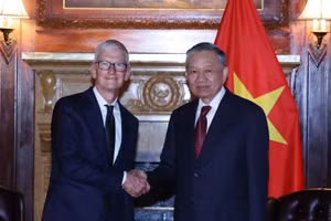 [Foto] Mandatario vietnamita recibe a dirigente de empresa tecnológica Apple