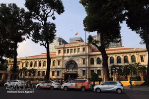 La Oficina Central de Correos municipal, uno de los destinos más populares para los visitantes internacionales en Ciudad Ho Chi Minh. (Foto: VNA)