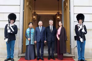 [Foto] Reyes de Dinamarca presiden acto de despedida del máximo dirigente vietnamita