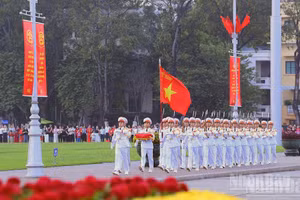 Vista de la ceremonia de izamiento de la bandera para conmemorar el 81º aniversario de la Revolución de Agosto (19 de agosto ) y el Día Nacional de Vietnam (2 de septiembre). (Foto: Nhan Dan)