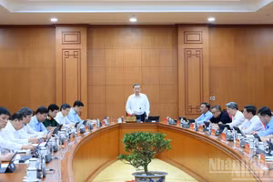 [Foto] Mandatario vietnamita conduce reunión sobre modificación de los Estatutos del Partido