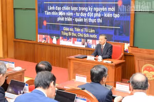 [Foto] Máximo dirigente vietnamita imparte conferencia a los miembros del XIV Comité Central del PCV 