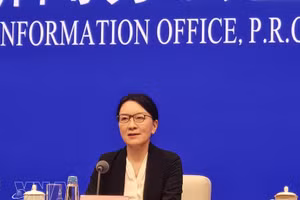 Lu Xinning, vicepresidenta de la Región Autónoma Zhuang de Guangxi, declara que Guangxi trabaja para establecer el Centro de Cooperación para Aplicaciones de Inteligencia Artificial China-Asean, con el objetivo de aprovechar su papel de puente de conexión entre China y la región. (Foto: VNA)