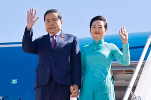 [Foto] Máximo legislador vietnamita y su esposa inician su visita oficial a Mongolia