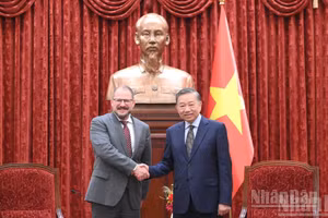 [Foto] Máximo dirigente de Vietnam recibe al dirigente de Qualcomm
