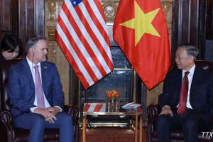 El secretario general del Partido Comunista y presidente de Vietnam, To Lam, recibe al embajador Jamieson Greer, representante comercial de Estados Unidos (USTR). (Foto: VNA)