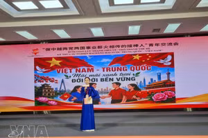 Do Ngoc Linh, secretaria de la Unión de Jóvenes del barrio de Phu Thuong, Hanói, comparte sus reflexiones sobre la amistad entre ambos países. (Foto: VNA)
