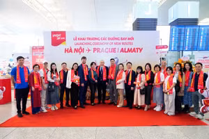 La ceremonia inaugural en el Aeropuerto Internacional de Noi Bai, en Hanói. (Foto: VGP)