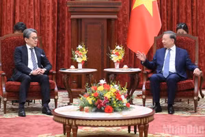 [Foto] Mandatario vietnamita recibe a ejecutivo de Banco de Cooperación Internacional de Japón