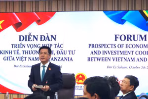 El vicepresidente de la Asamblea Nacional de Vietnam Nguyen Hong Dien interviene en el foro. (Foto: Agencia de Promoción Comercial de Vietnam)
