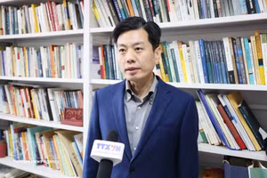 El profesor Cui Shoujun de la Escuela de Estudios Internacionales de la Universidad Renmin de China. (Foto: VNA)