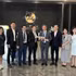 El embajador de Vietnam en Malasia, Dinh Ngoc Linh, (quinto desde la derecha), y los directivos de la Universidad de Tecnología e Innovación de Asia-Pacífico. (Foto: Nhan dan)