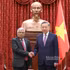 El secretario general del Partido Comunista y presidente de Vietnam, To Lam, recibe al embajador de Bangladés, Mohammad Lutfor Rahman. (Foto: Nhan Dan)
