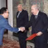 El embajador Vu Duy Long presenta sus cartas credenciales al presidente de Argelia, Abdelmadjid Tebboune. (Foto: Embajada de Vietnam en Argelia)