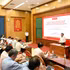 El doctor Tran Cam Tu, miembro del Buró Político y permanente del Secretariado del Comité Central del Partido Comunista de Vietnam, habla en la reunión. (Foto: Nhan Dan)